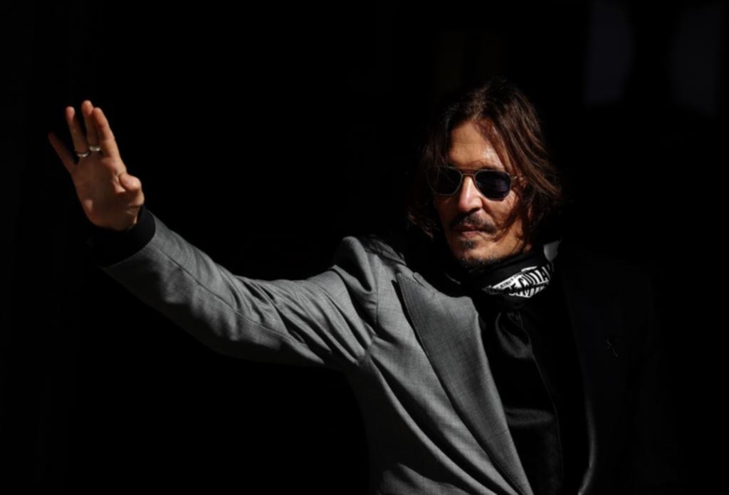 Abogado de Depp dice que Heard es “mentirosa compulsiva”