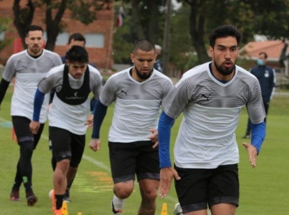 Ayala sigue en acción con su Selección