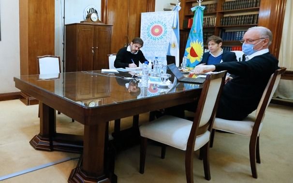 Kicillof se reunió con intendentes del Área Metropolitana previo a ir a Olivos