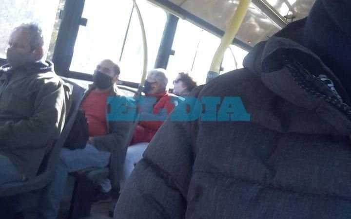 Advierten falta de distanciamiento social y unidades atiborradas de pasajeros en la línea Este