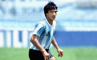 Héctor Enrique: " Para triunfar hay que transpirar y mucho, hay que ser muy profesional. Fuerte de cabeza y de corazón"