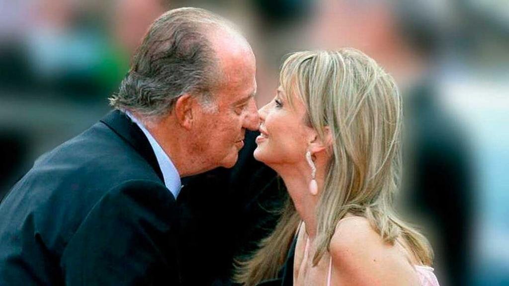 La ex amante del rey Juan Carlos prendió el ventilador y lo hundió