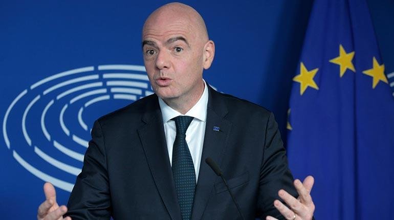 Un escándalo sacude otra vez a la FIFA con una denuncia contra Infantino