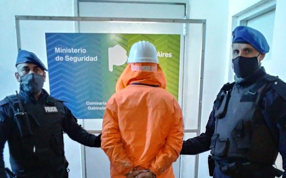 Amenazó con un machete a empleados de una empresa de video cable