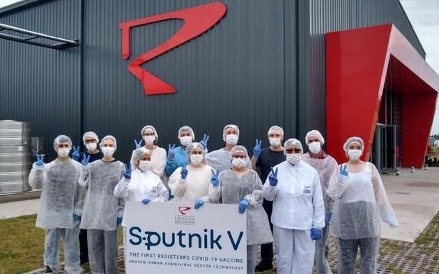 La semana próxima empezarán a vacunar con la Spuntik V fabricada en Argentina y anticipan una producción de un millón de la segunda dosis