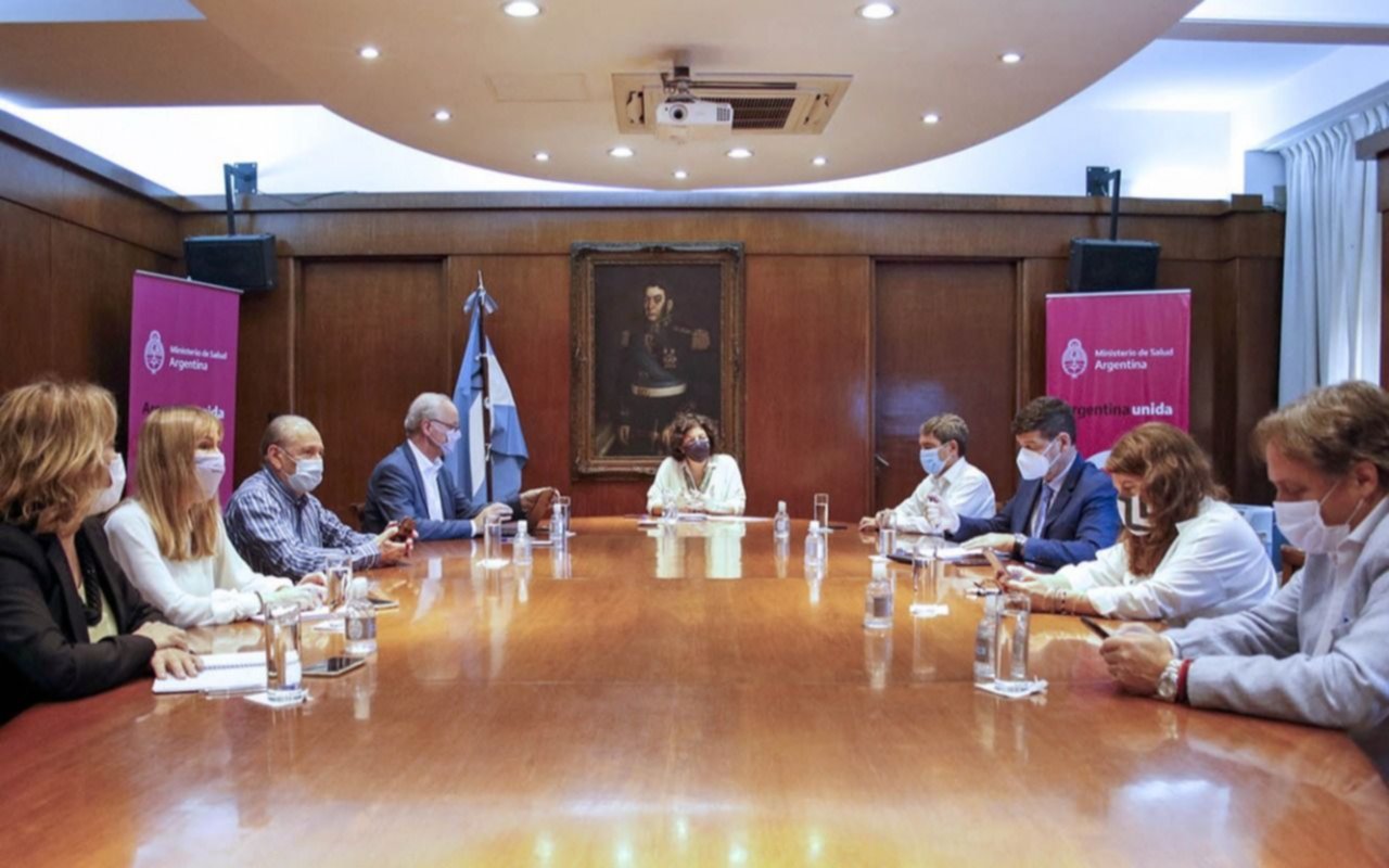 Combinación de vacunas: reunión con los ministros de Salud y convocaron a investigadores