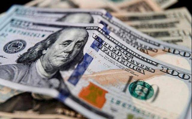 El dólar blue cortó la baja y volvió a subir un peso