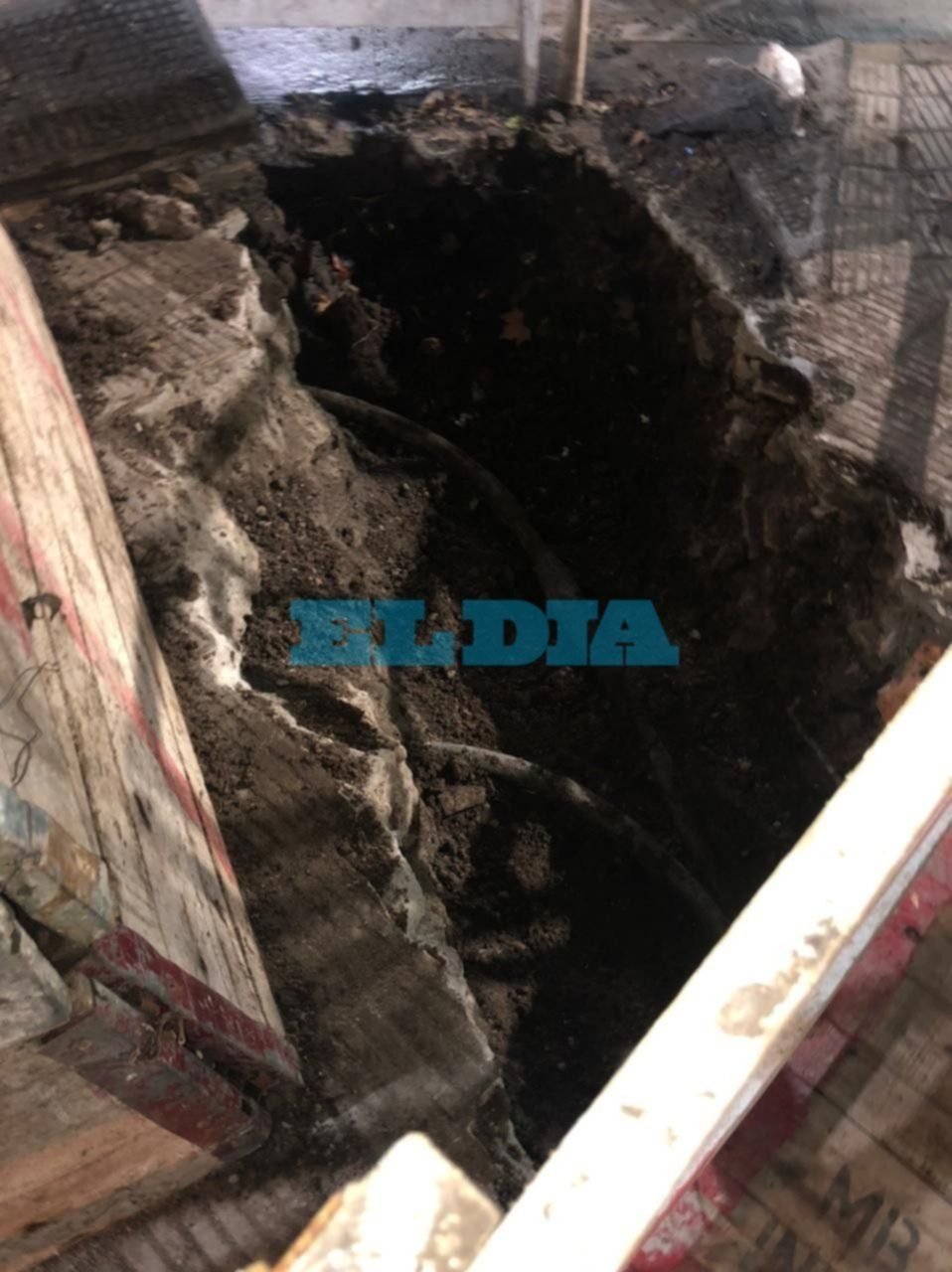 Malestar de vecinos y comerciantes en diagonal 79 y 3 por una obra inconclusa