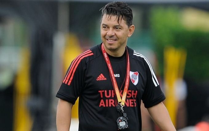 Gallardo le respondió a Riquelme y dijo que le "encantaría ser el entrenador de la Selección"