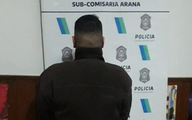 Para evitar más golpes de su pareja pasó la noche bajo la helada: el hombre fue detenido