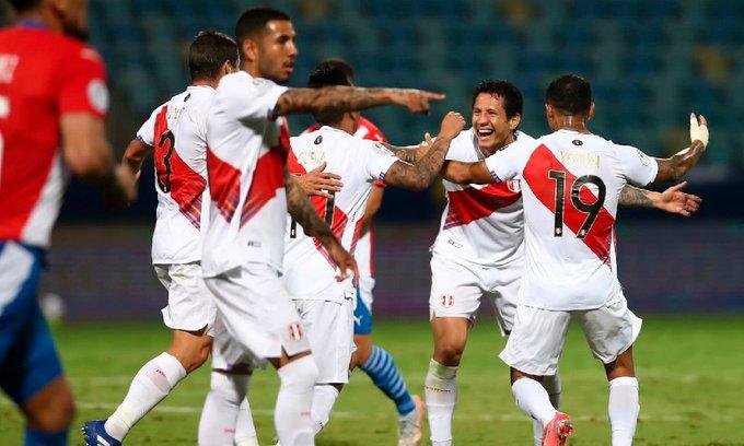 Perú eliminó a Paraguay por penales y volverá a jugar las semifinales