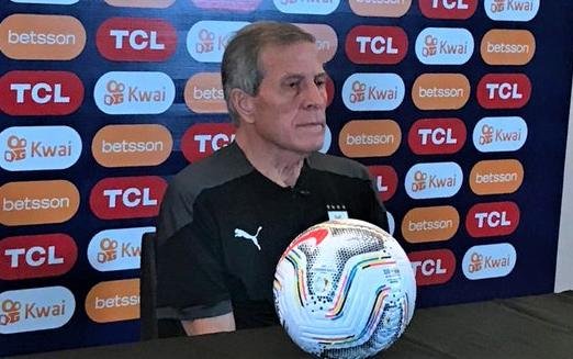 Tabárez: “El equipo está confiado, pero también atento”