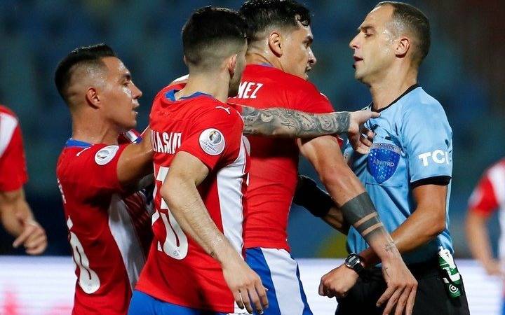El jugador paraguayo que desafió al árbitro desde el túnel: "¡Vení si sos hombre!"