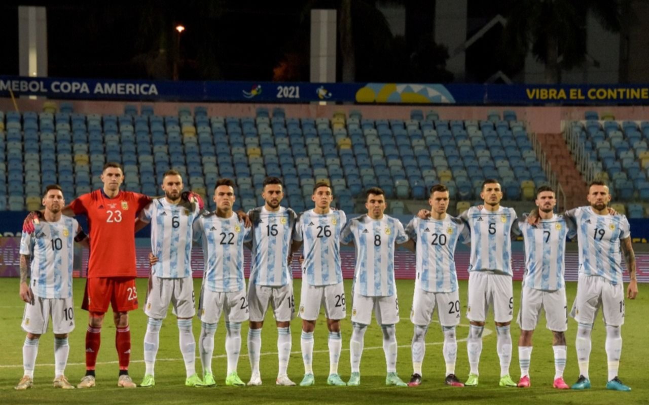 Abrazados y gritando: los jugadores argentinos cantaron himno como Pumas - Deportes