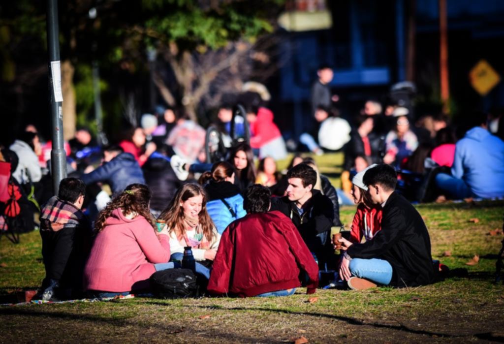 Días de Fase 3: del finde a pleno a la cautela por las nuevas variantes