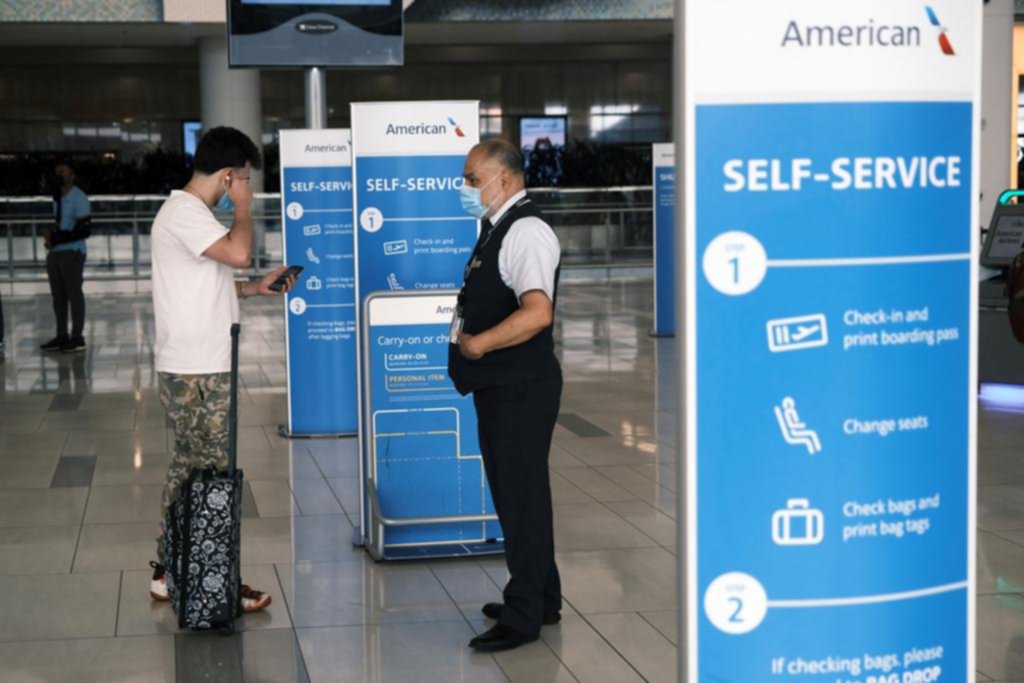 Más de cien países cierran sus fronteras e implementan restricciones por la cepa Delta