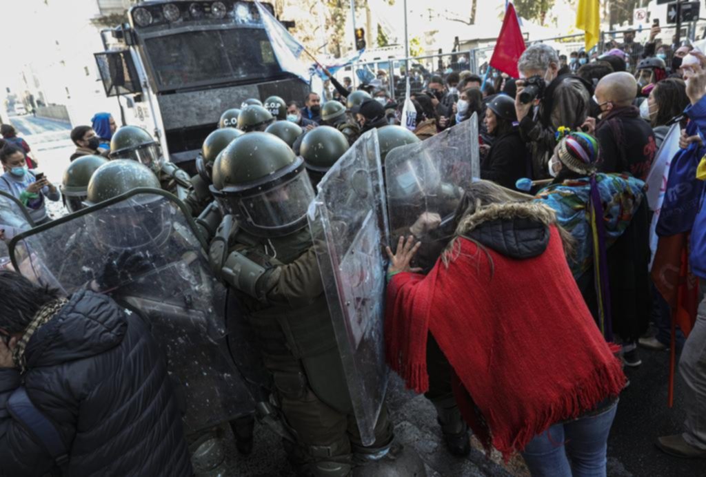 Con disturbios, Chile abrió la Convención Constituyente