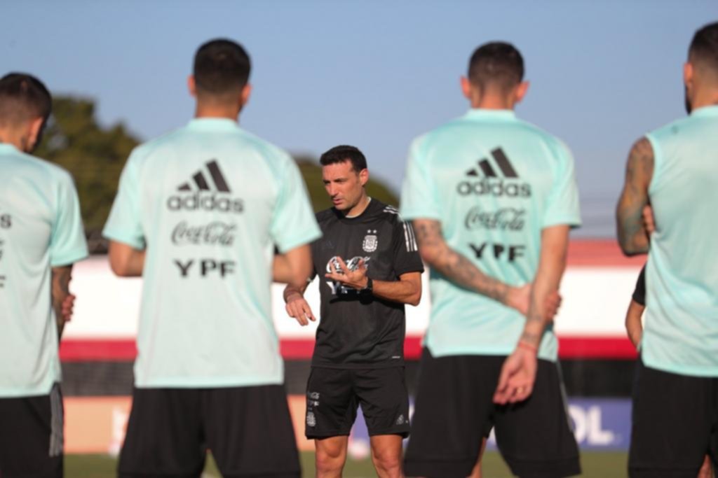 Scaloni tiene algunas dudas para enfrentar a Colombia