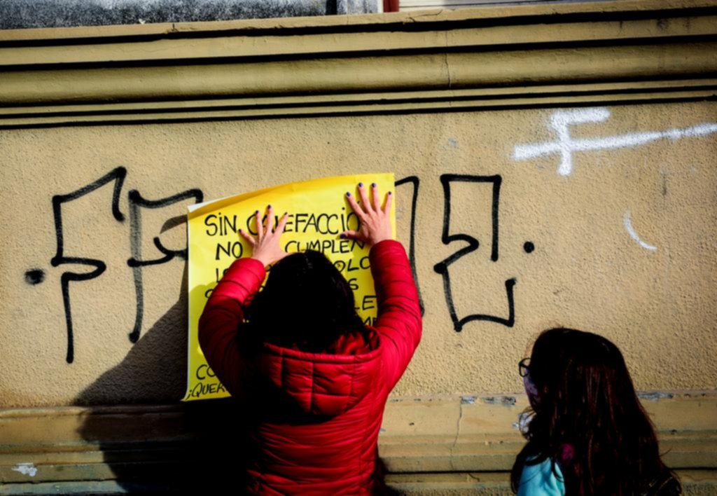 Semana clave para las escuelas platenses que no tienen calefacción ni presencialidad