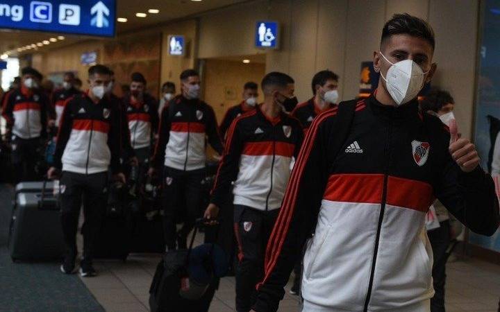River en problemas: exigen al plantel cumplir el aislamiento cuando vuelva de EEUU