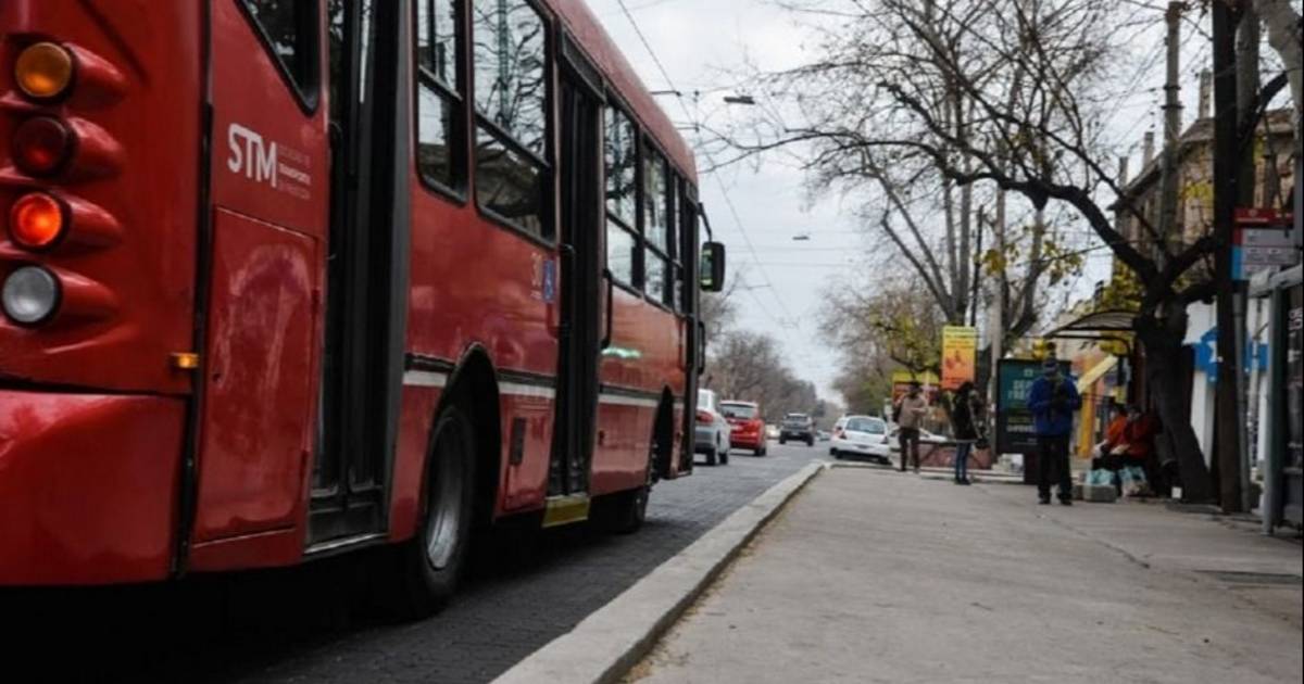 Con botón antipánico y puertos USB: las nuevas paradas de micros en ...