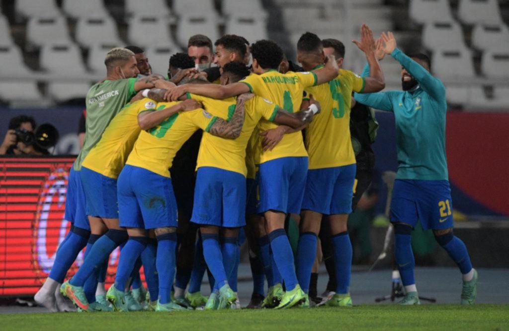 Brasil derrotó 1-0 a Perú y es el primero de los finalistas de la Copa América