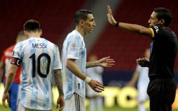 Las particularidades del árbitro venezolano elegido para Argentina-Colombia