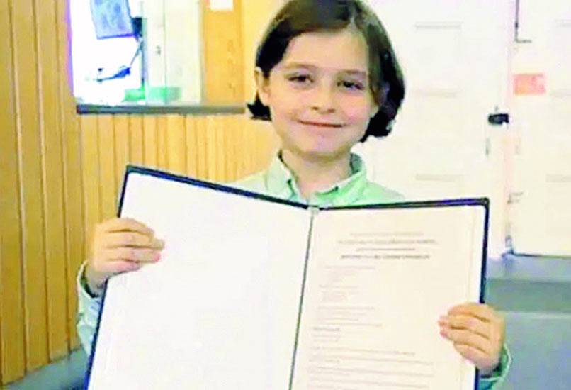 Terminó la licenciatura en Física a los 11 años y con un promedio de nueve sobre diez