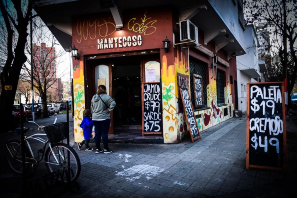 Terror en una fiambrería: “De un culatazo me tiraron al piso”