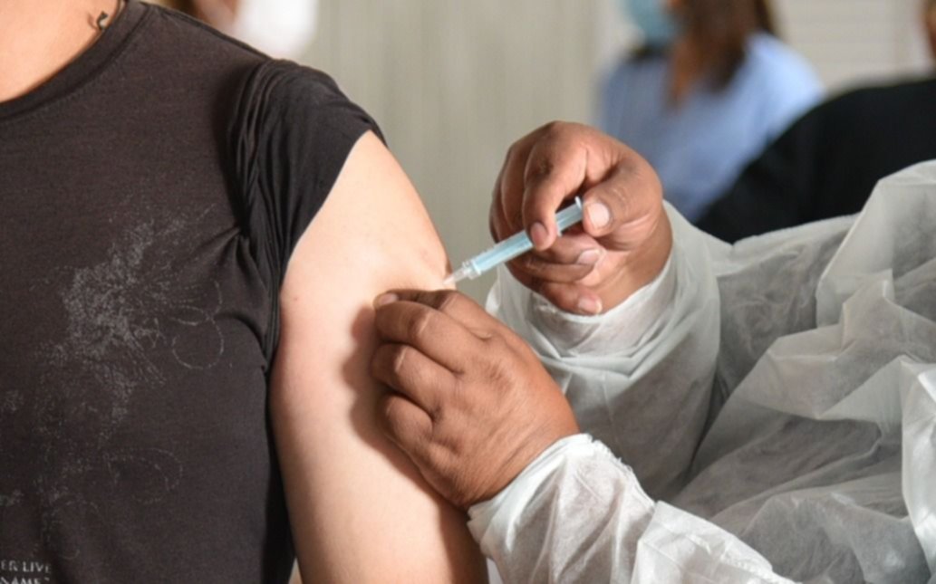 Avanzan con las "postas itinerantes" de vacunación: cuántas habrá en la Región y dónde las instalarían