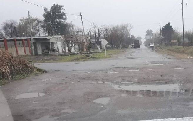 Calles "a la miseria" que complican el acceso a tres escuelas