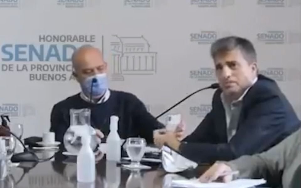 Pfizer a menores 18 en Provincia: la oposición acusó al oficialismo de "patear" el debate