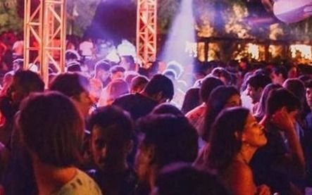 Desactivan una fiesta clandestina en Córdoba con 250 personas
