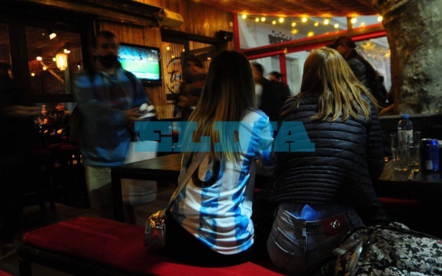 Así se palpita la final de la Copa América en La Plata: pantallas gigantes en los bares y calles vacías