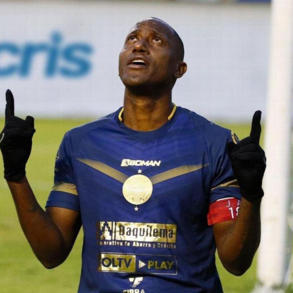El Pincha va por el ecuatoriano Jaime Ayoví