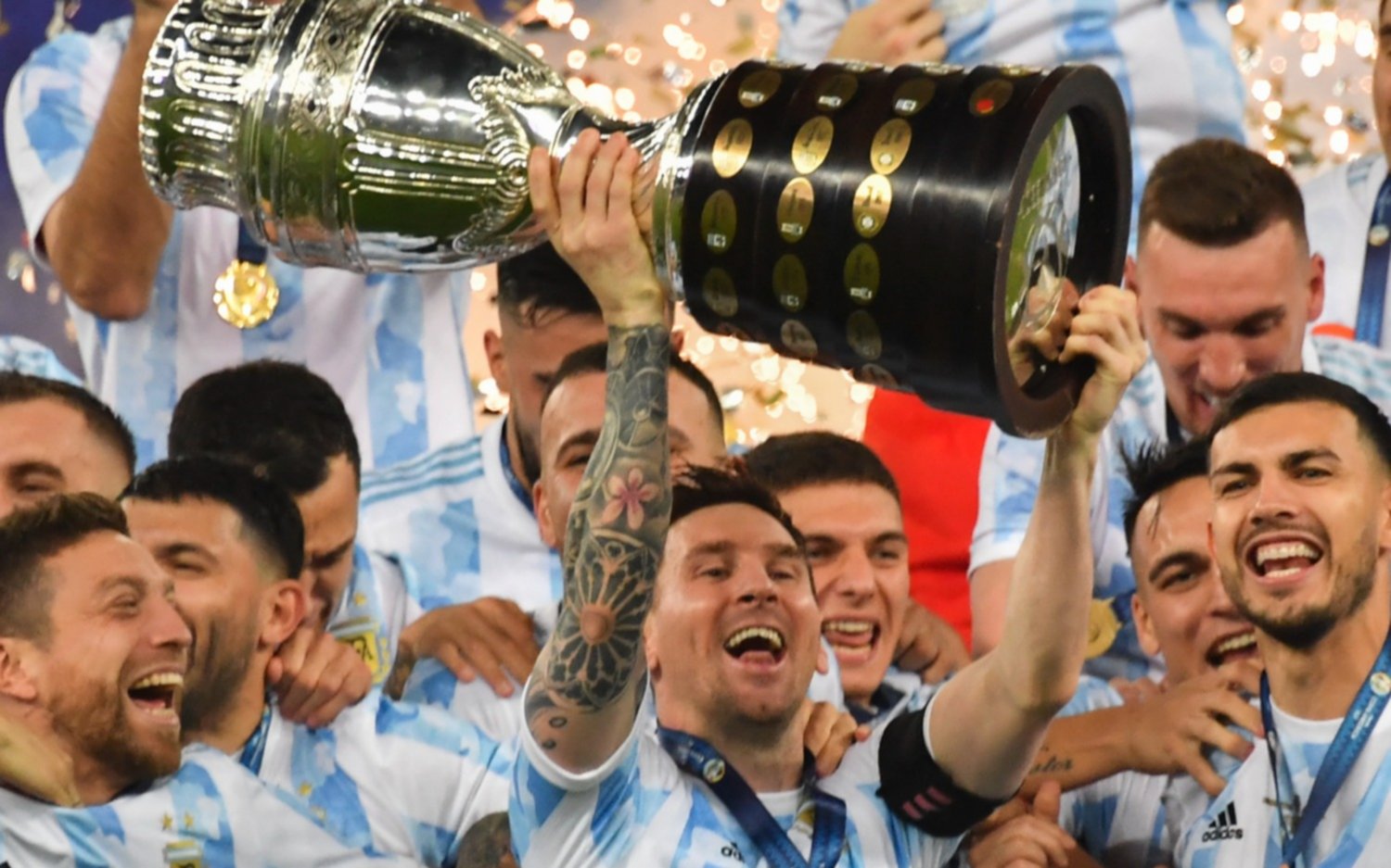 El emocionante mensaje de Messi desde Rosario: "El Diego seguro nos bancó desde donde esté"