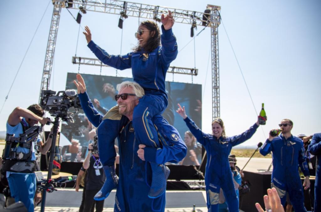 La carrera espacial de los magnates quedó en manos de Branson