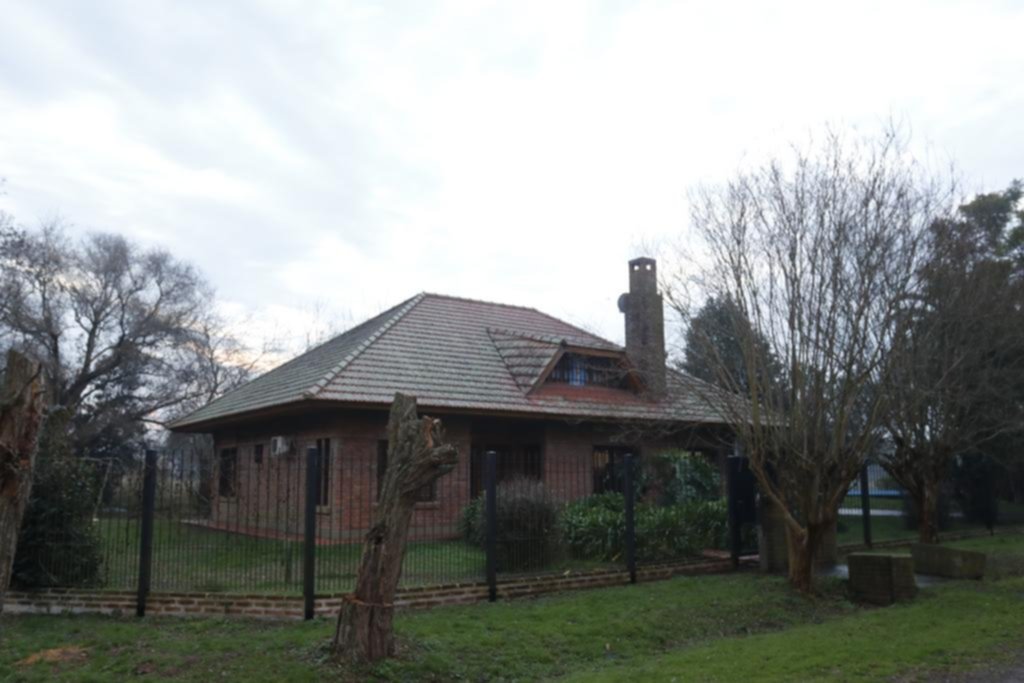Asaltan a jubilada de 70 años en su casa de Villa Elisa y huyen con fuerte suma