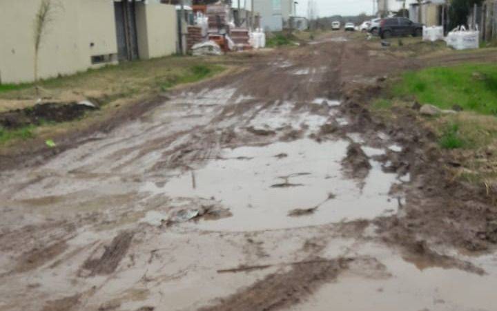 Denuncian "calles intransitables" en un sector de City Bell