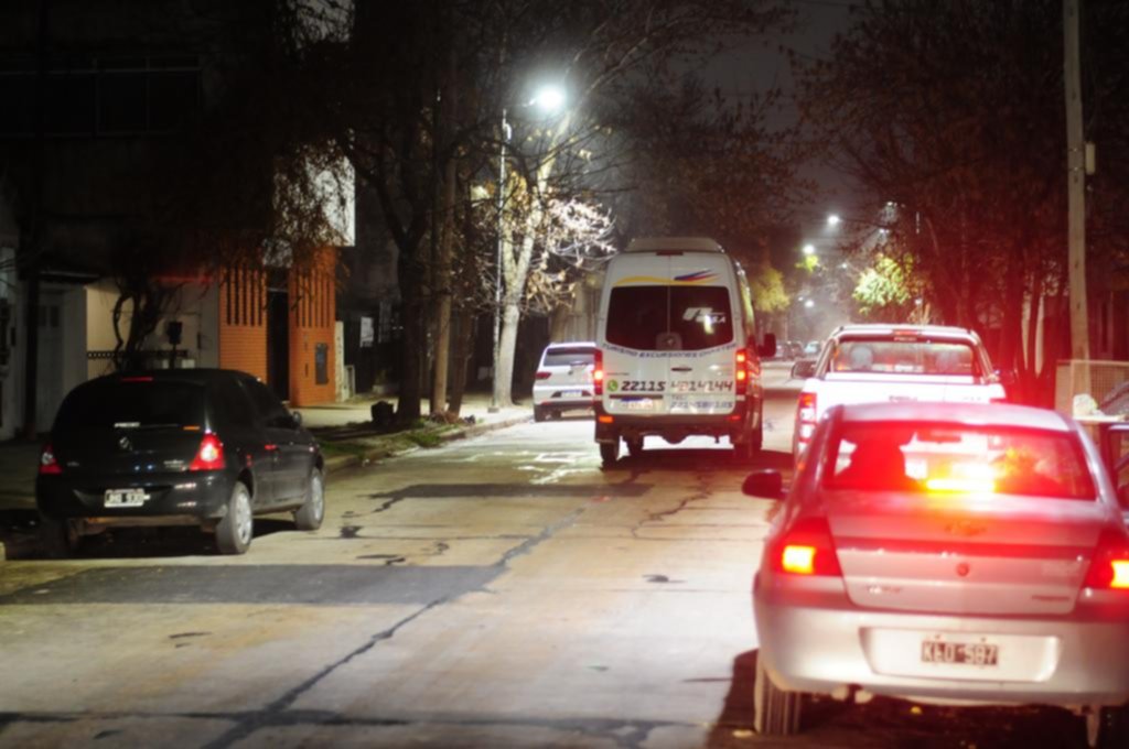 Salieron a hacer compras y volvieron enseguida junto a dos ladrones armados