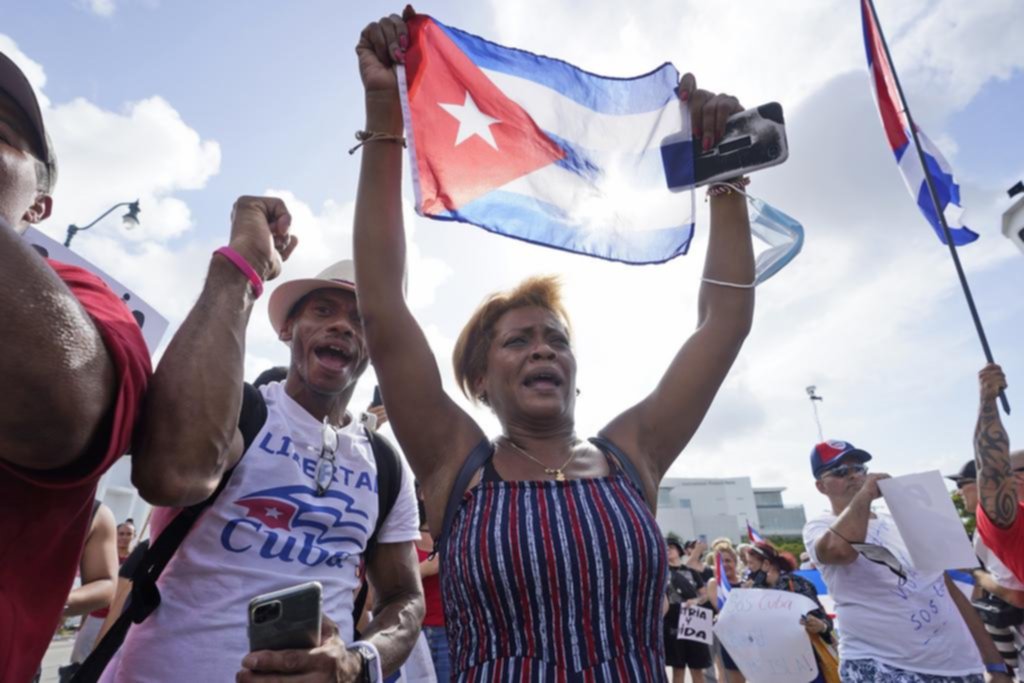 Con algunas medidas, Cuba busca calmar los ánimos