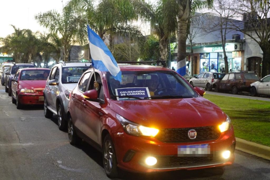 Otra caravana en reclamo de seguridad en Los Hornos