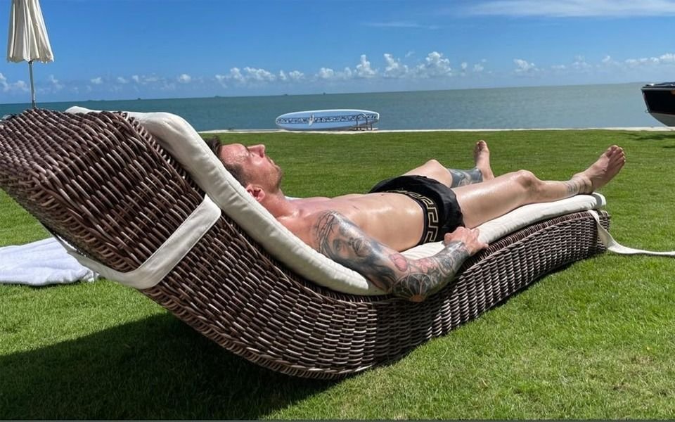 Messi en Miami: playa, reposera y desató una locura en un restaurante