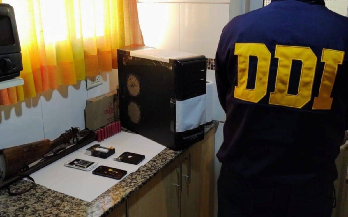 Un jubilado platense fue aprehendido por distribuir contenido de explotación sexual infantil