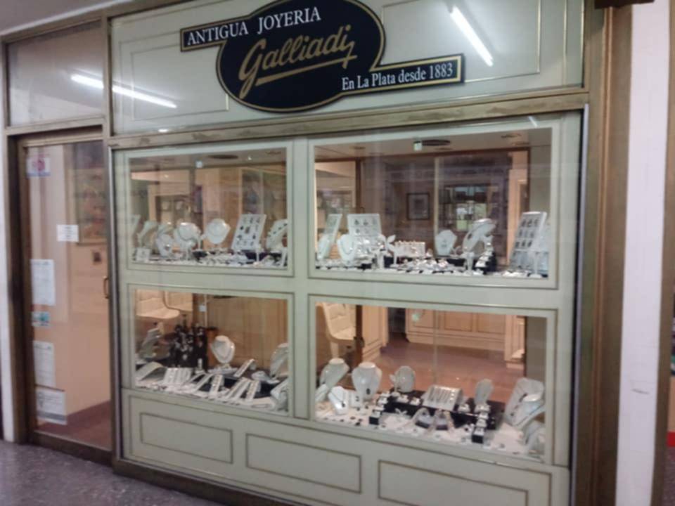 La Joyería Galliadi, uno de los comercios con más historia en la Ciudad, bajó las persianas
