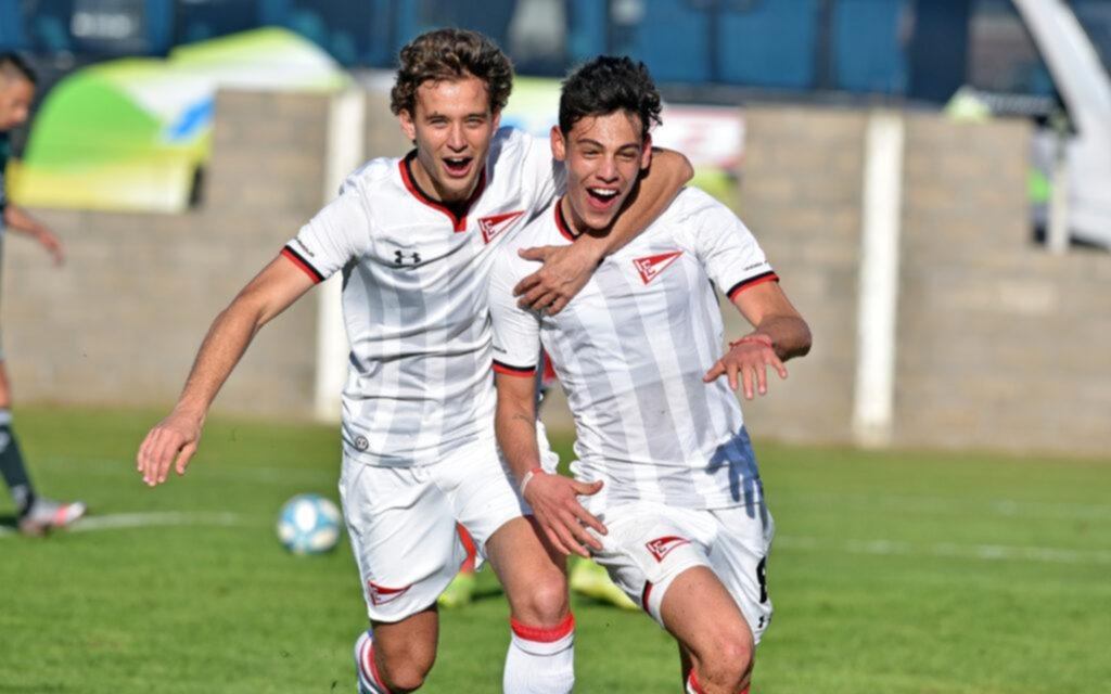 La Reserva debutó con triunfo ante el campeón