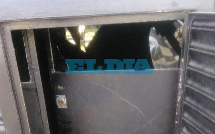 Alarma en la Zona Roja platense por un ataque vandálico: "No sabemos si fue un robo o si es ensañamiento"