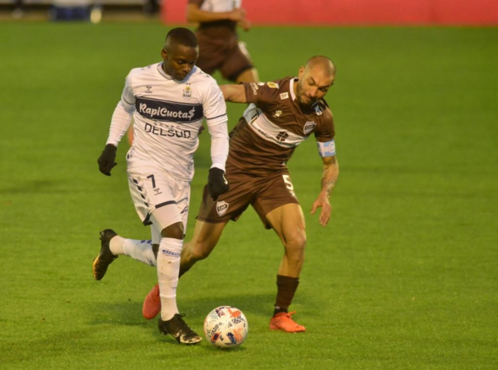 Las lesiones complicaron un debut de por sí flojo