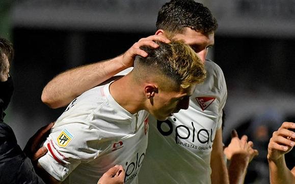 Tras el estreno triunfal, el plantel descansa antes de pensar en el Rojo