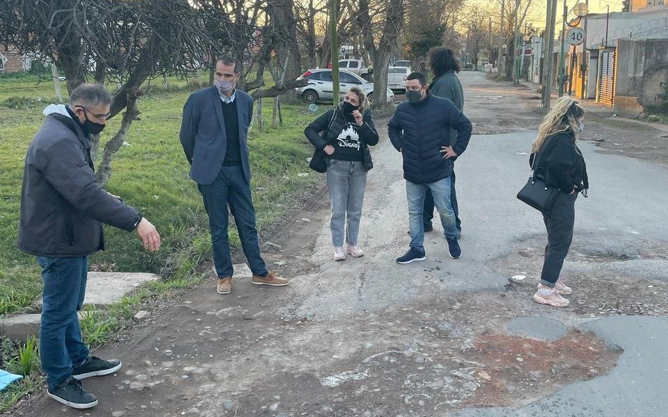 Presentan un petitorio por las calles en mal estado en El Mondongo